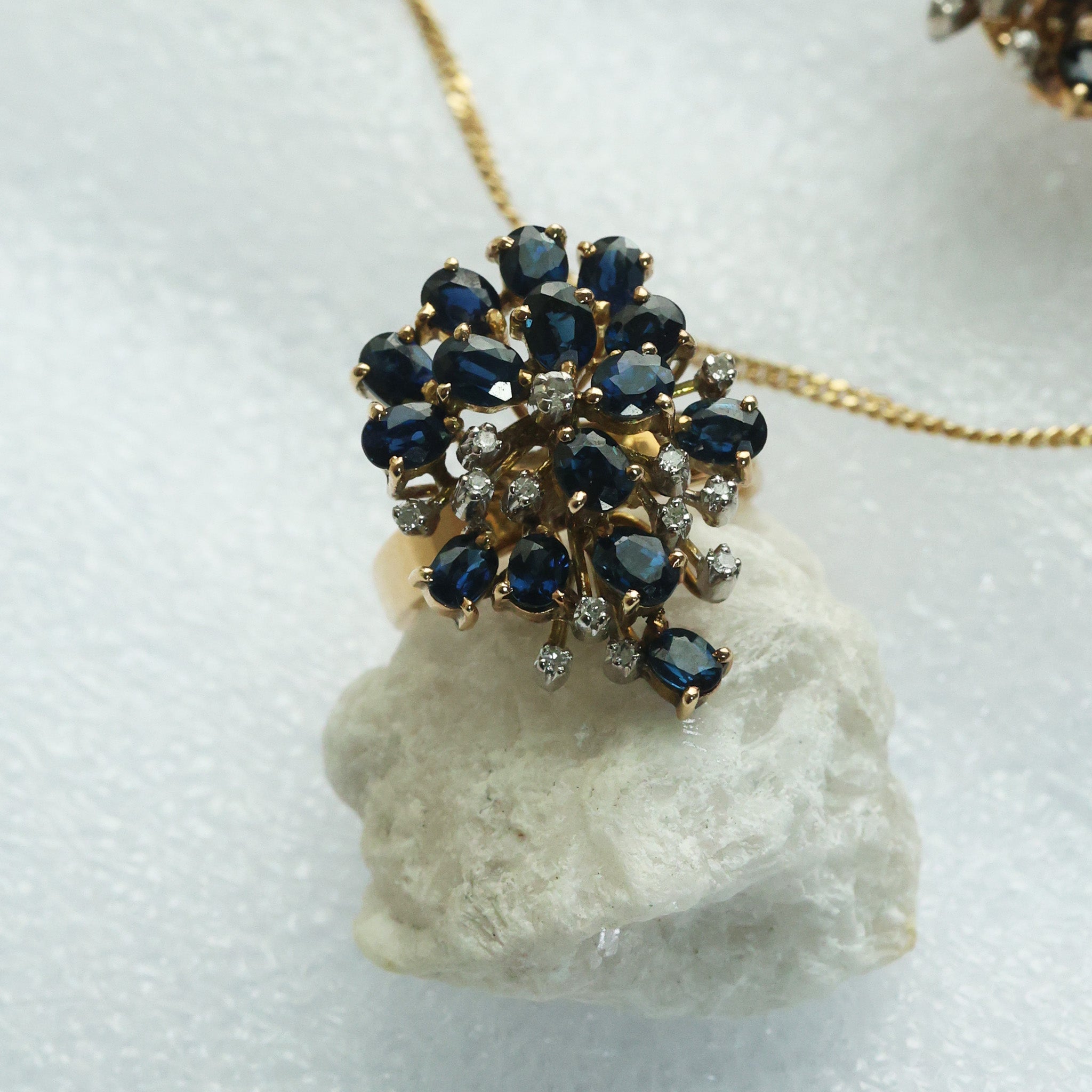 Juego de anillo, aretes y collar con Zafiros