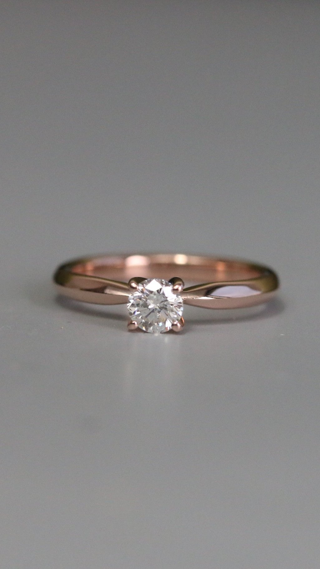 Anillo Compromiso Oro Rosa 14k - Moño con Diamante