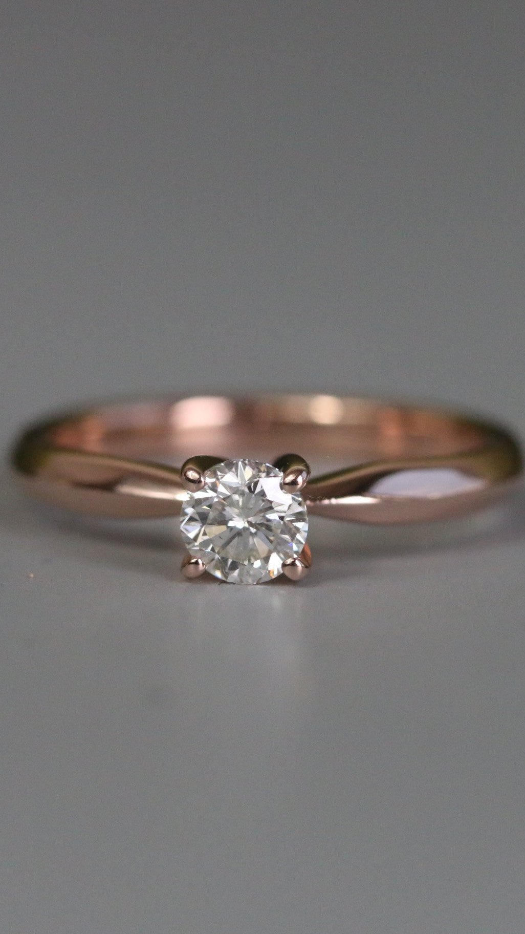Anillo Compromiso Oro Rosa 14k - Moño con Diamante