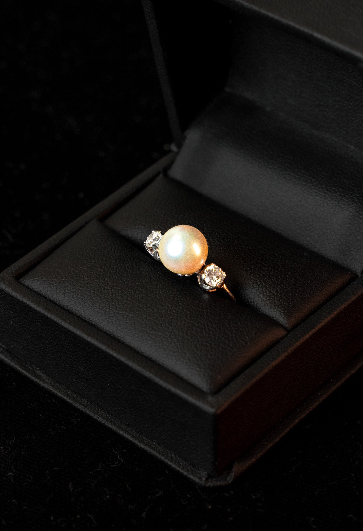 Juego de Anillo y Aretes con Perlas y Diamantes