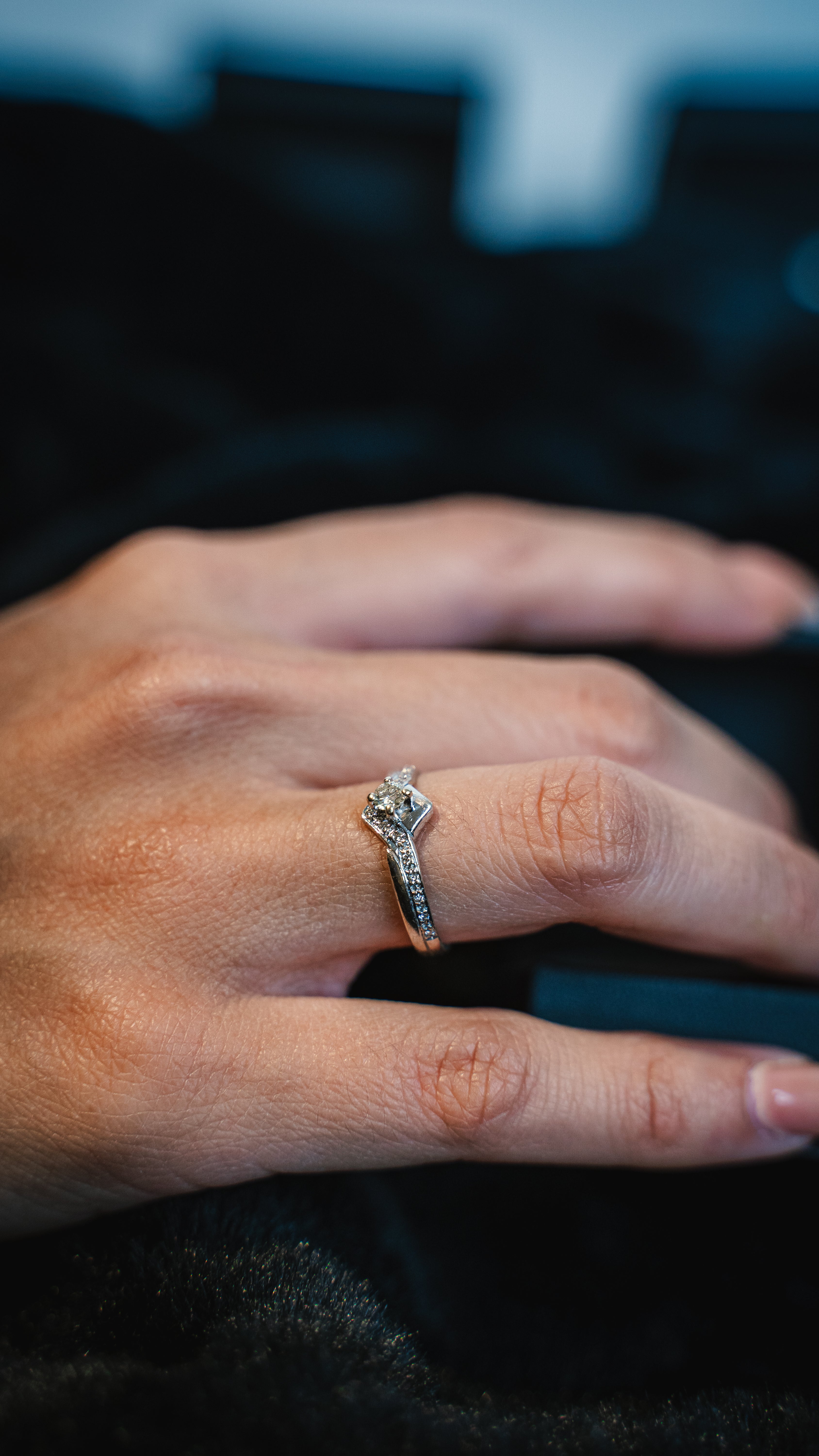 Anillo Pavé Rombo en Oro Blanco 14k