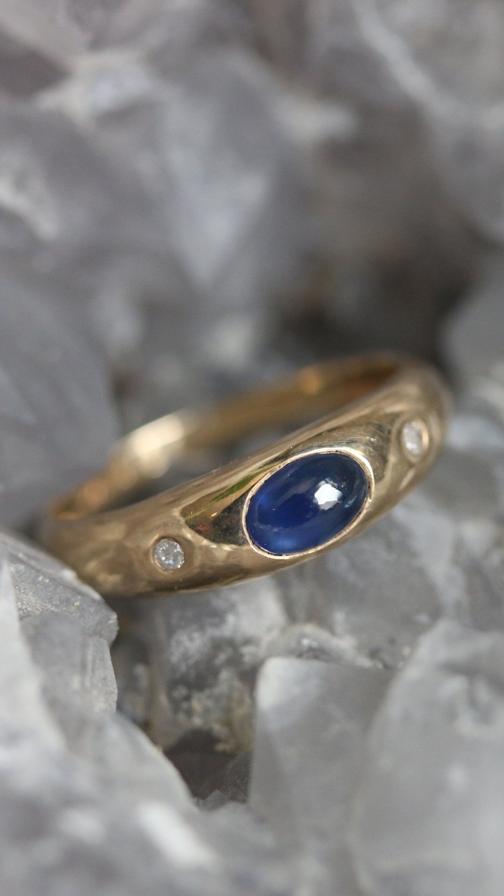 Anillo de Oro 14k con Zafiro y Brillantes