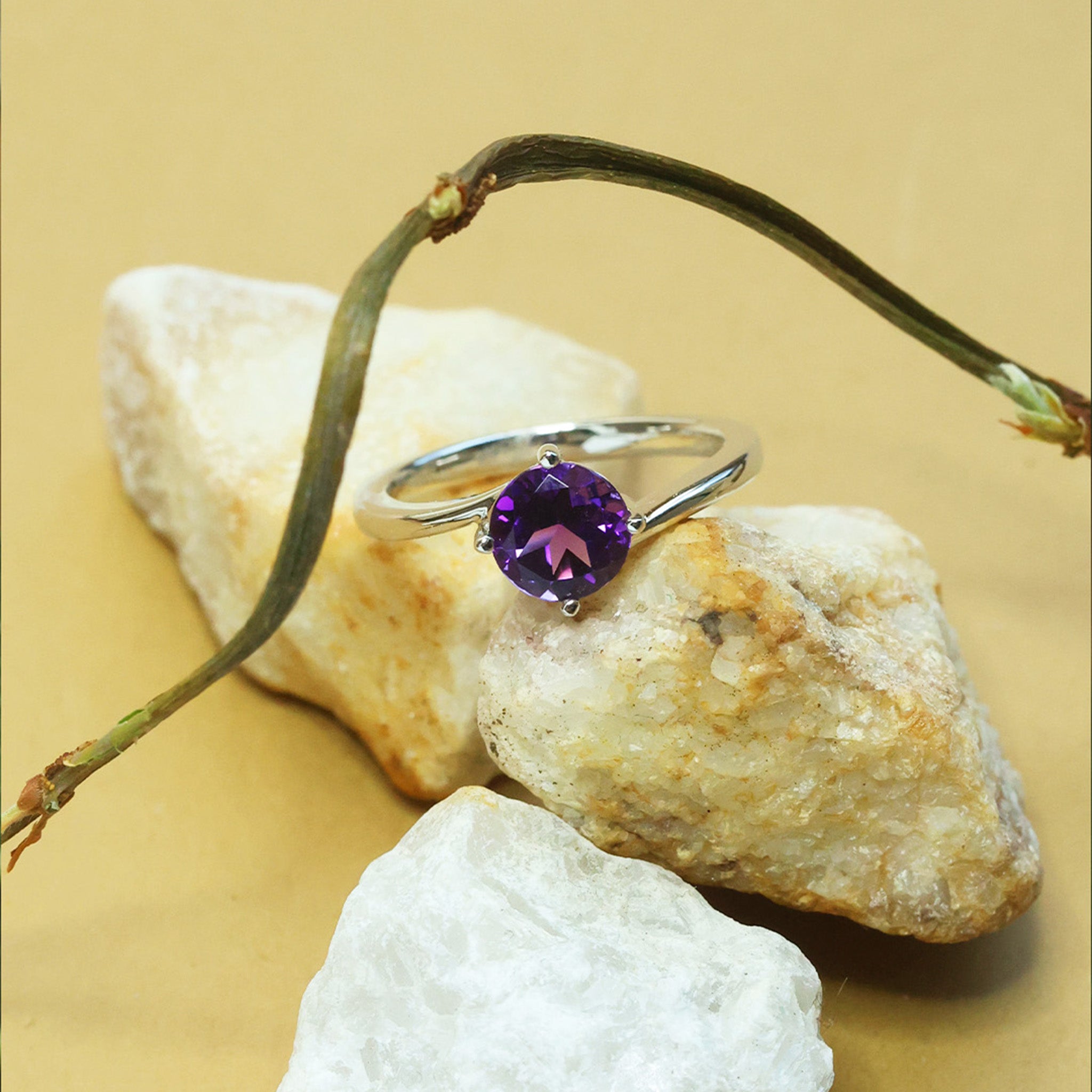 Anillo con Amatista