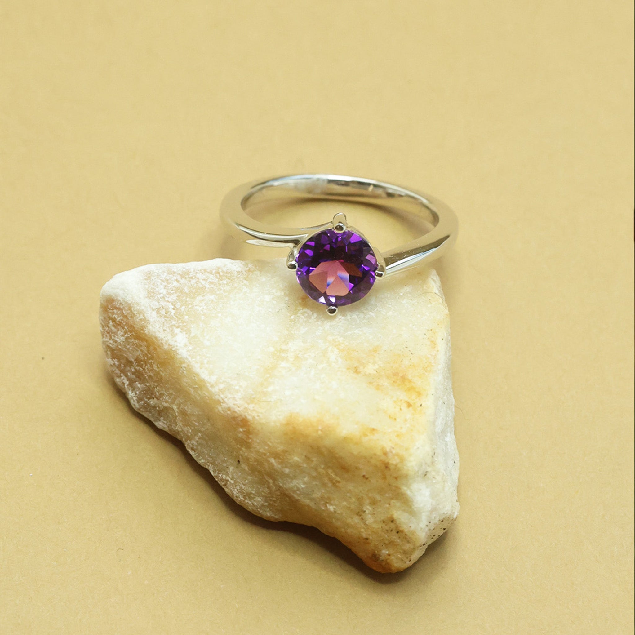 Anillo con Amatista
