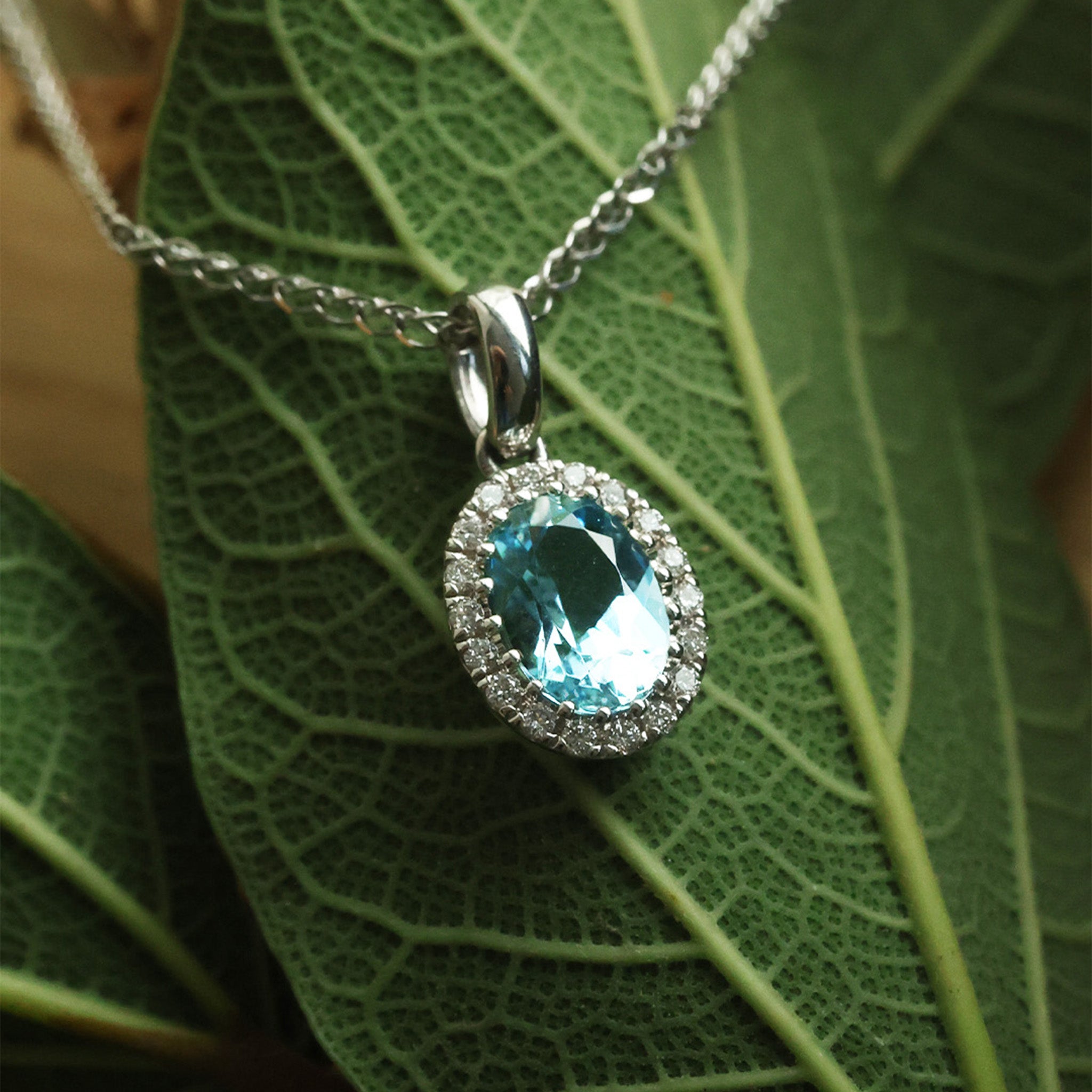 Collar con Aquamarina
