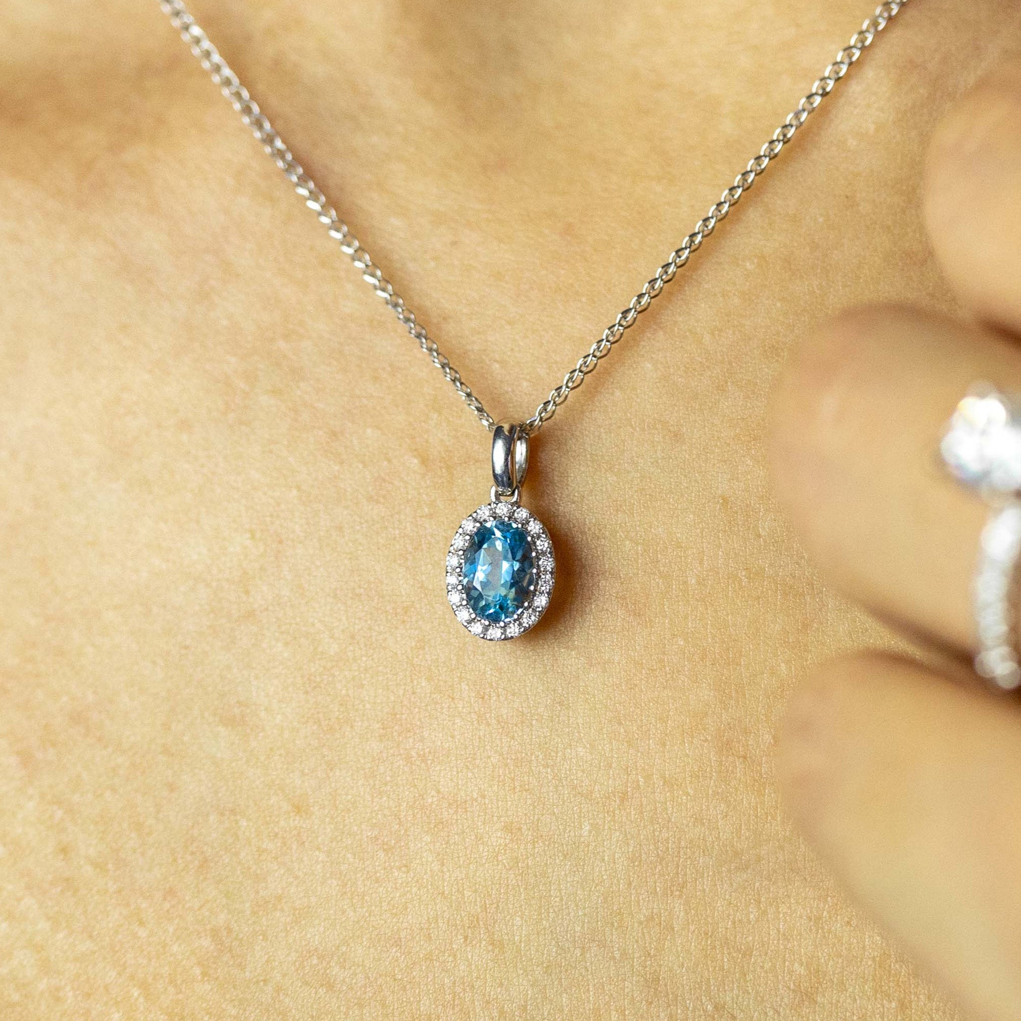Collar con Aquamarina