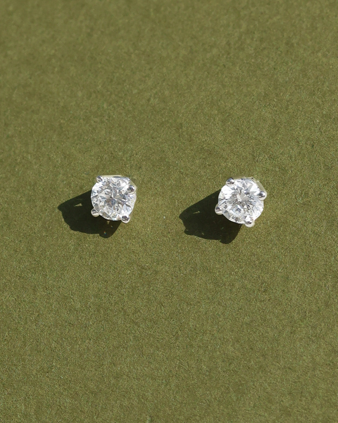 Studs de Diamantes Naturales