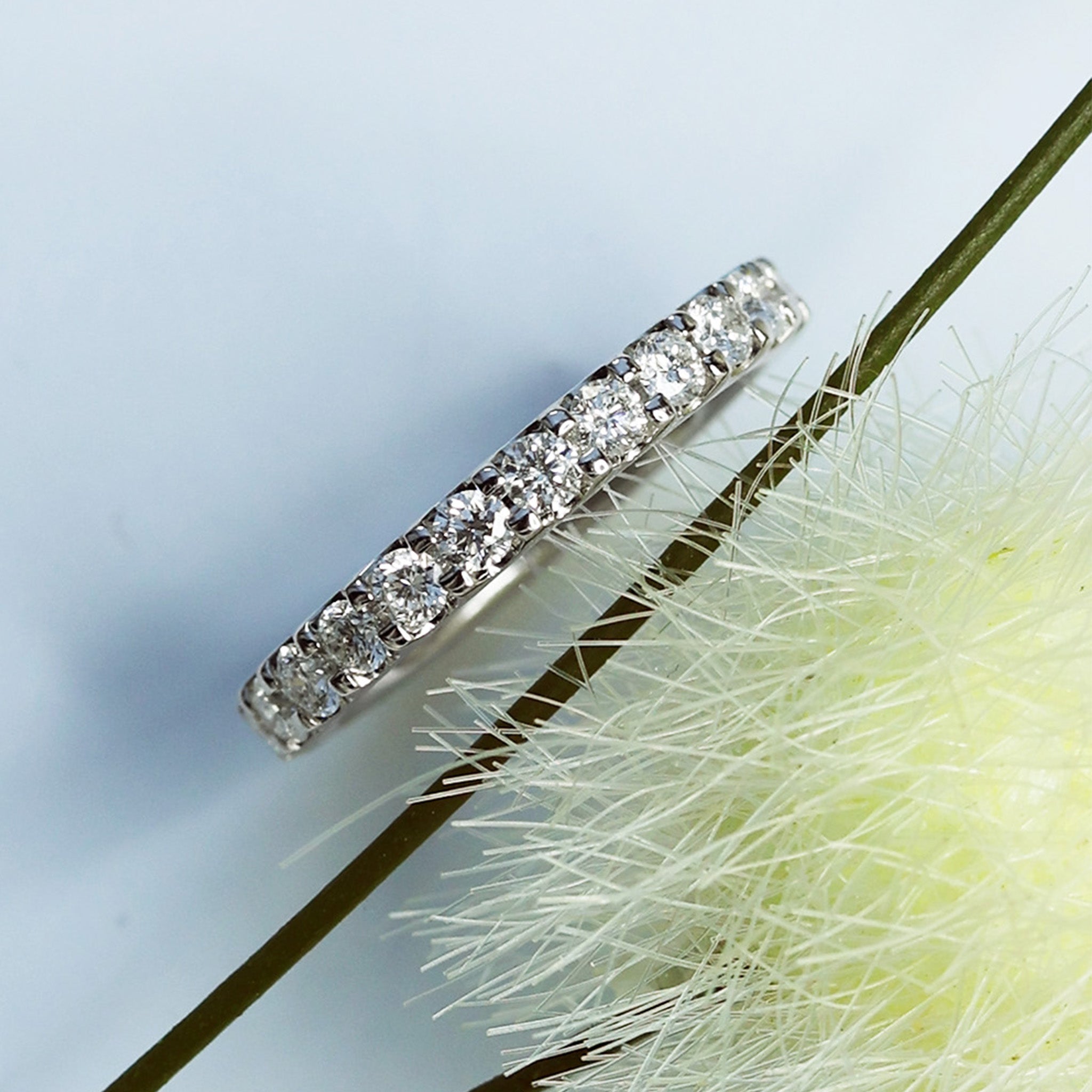 Churumbela Infinita en Oro Blanco con Diamantes Naturales