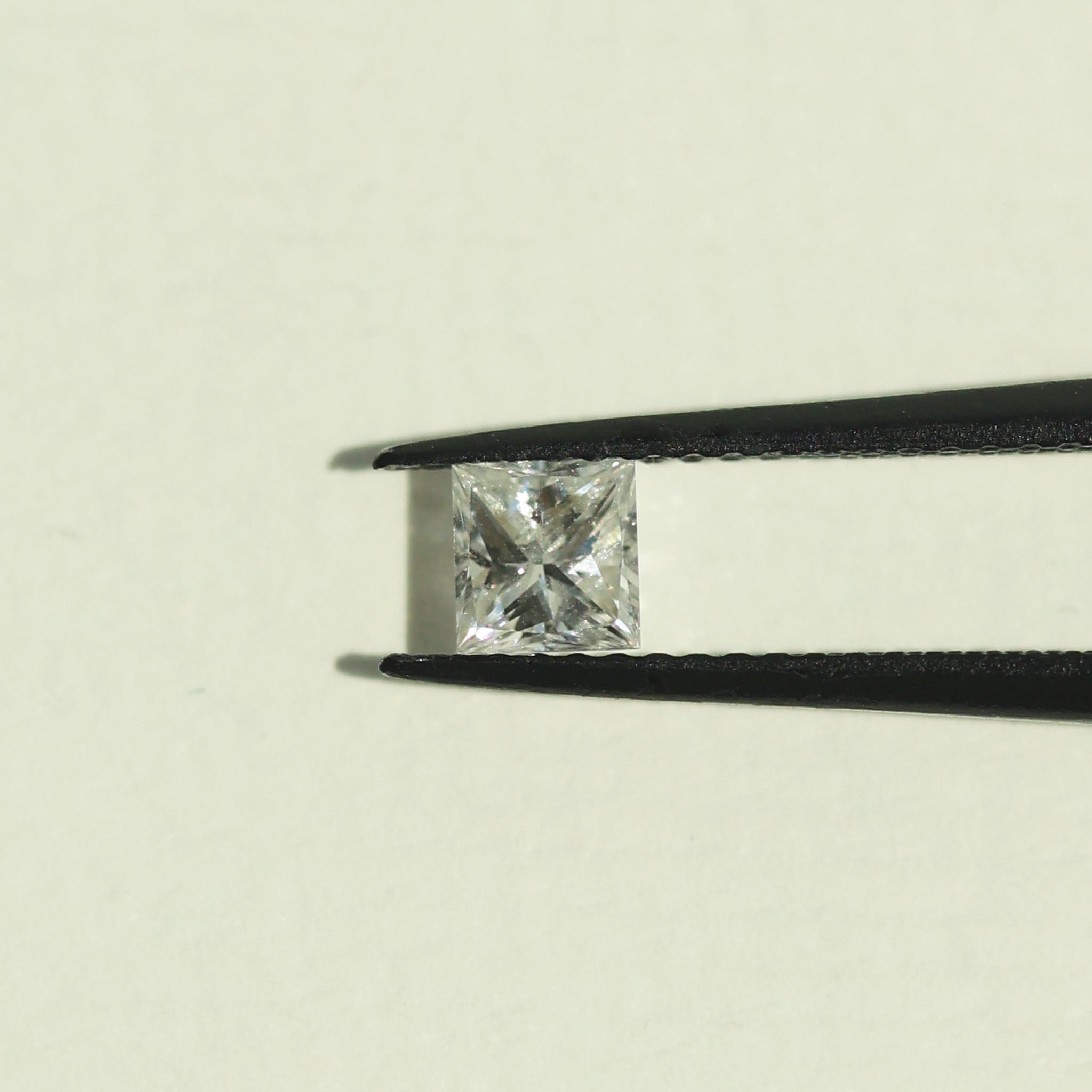 Diamante Natural Princess 0.37ct G-H VS1-VS2